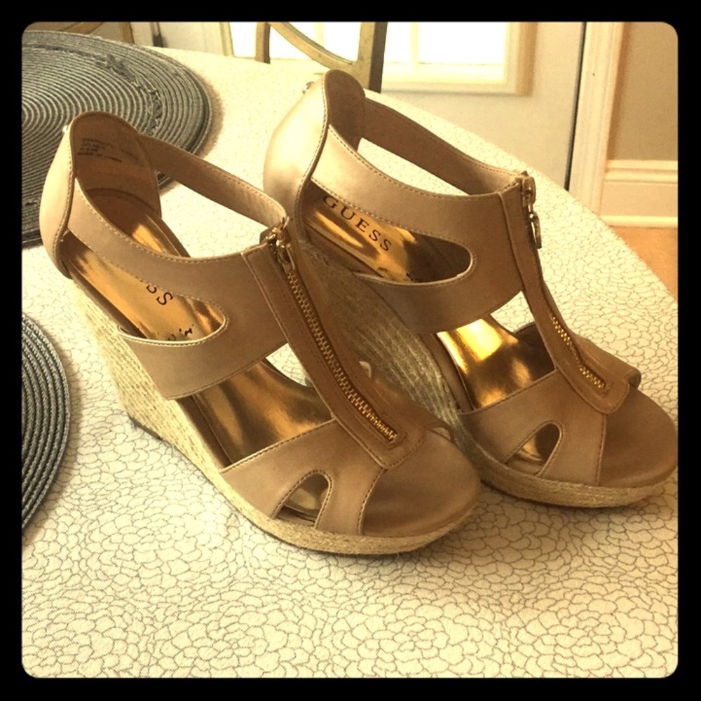 Guess wedges